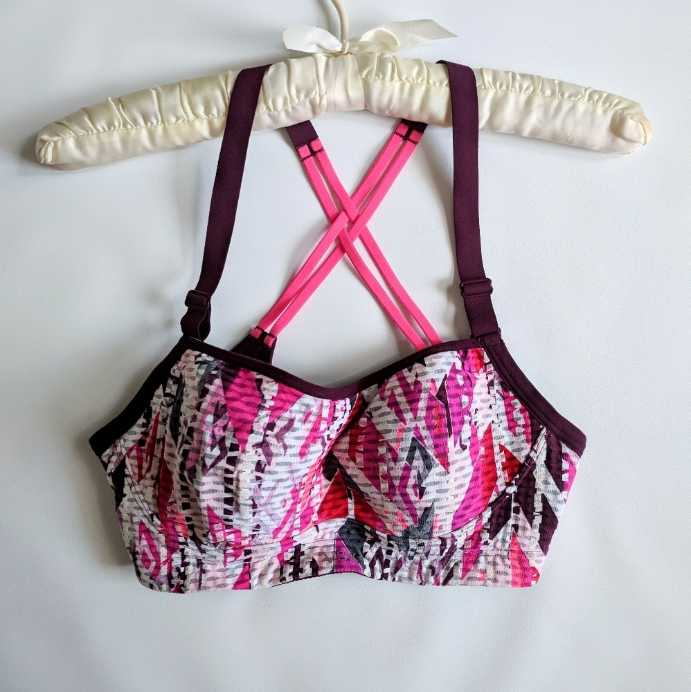 VS Sport High Impact Sports Bra